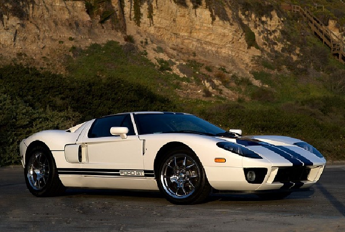 Ford GT white 