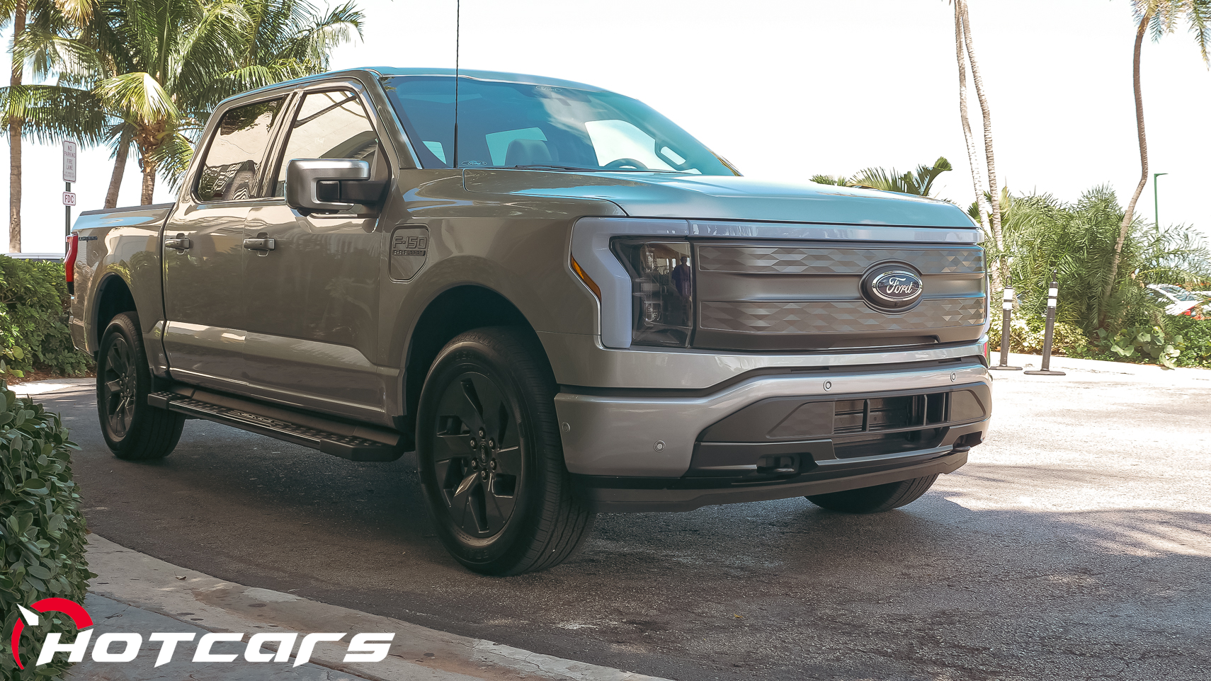 2022 Ford F-150 Lightning Front