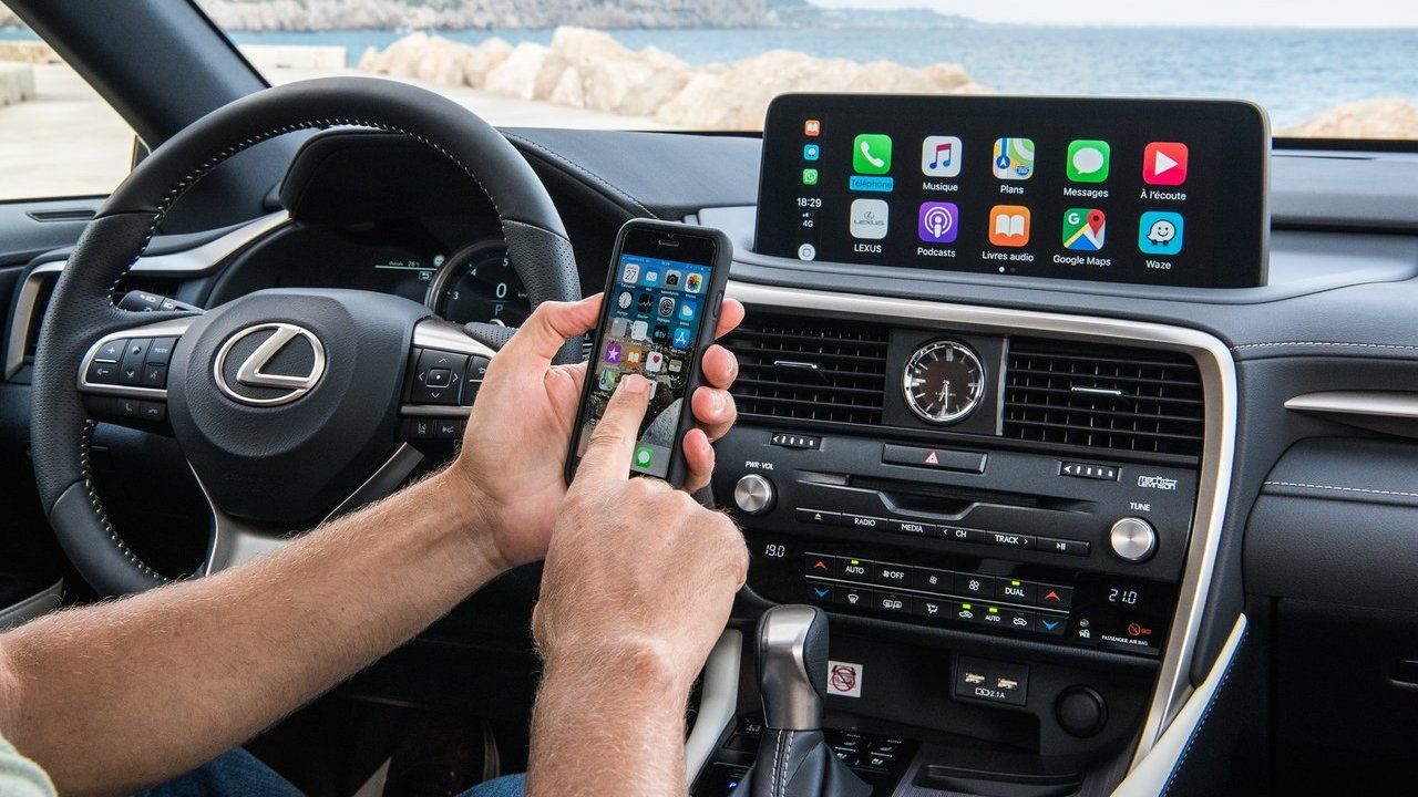 Lexus-RX--Apple CarPlay