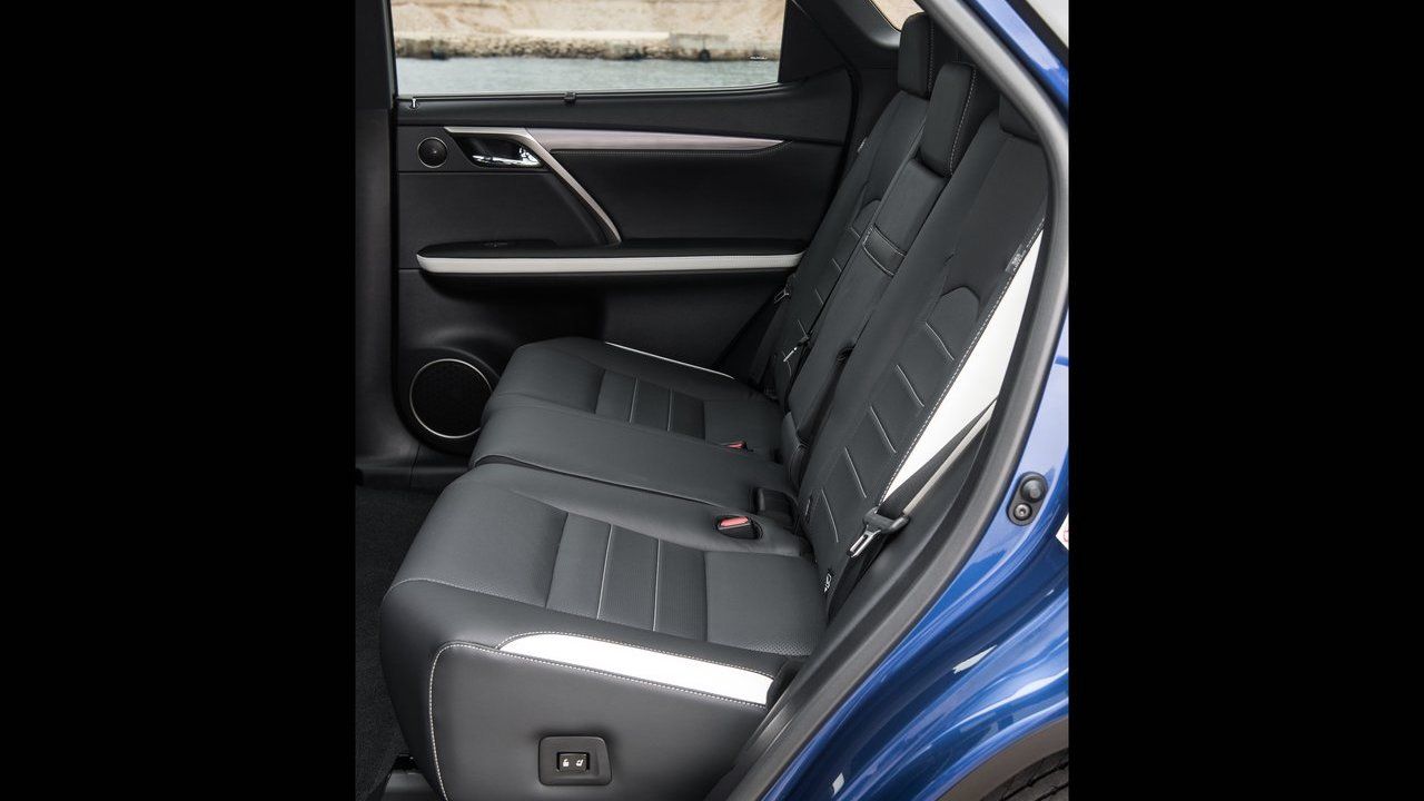 Lexus-RX-Rear seats