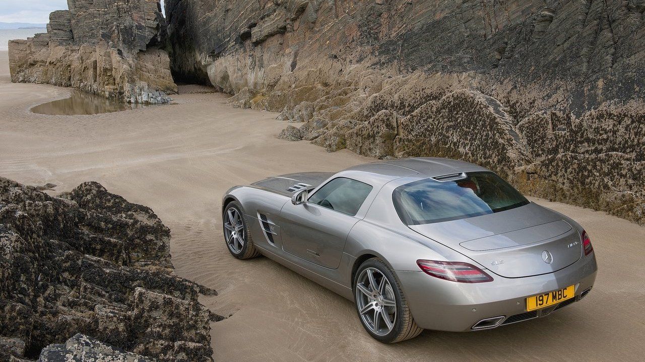 Mercedes-Benz-SLS_AMG_UK_Version Rear