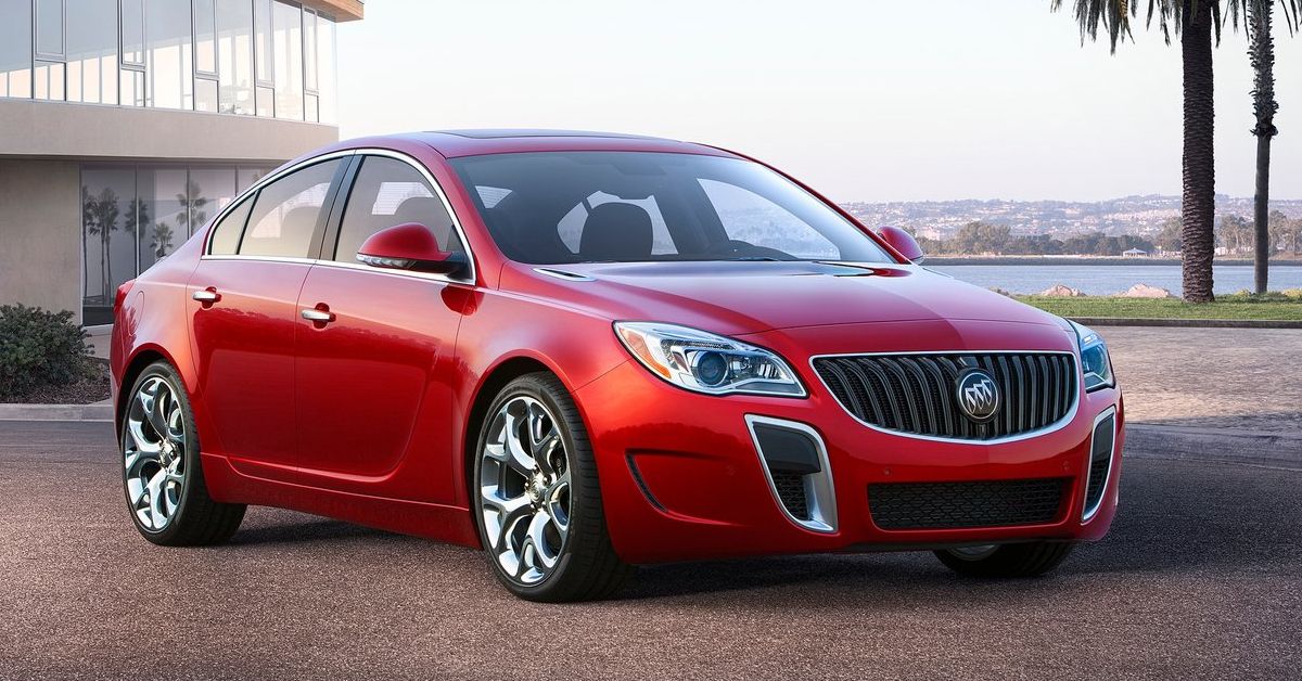 Red 2015 Buick Regal 