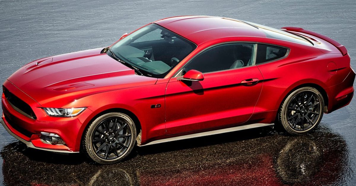 Red 2016 Ford Mustang 