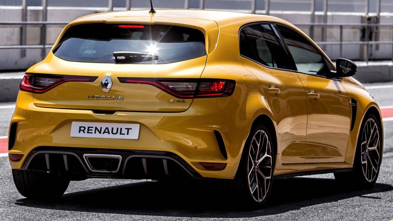 10 Reasons Why The Renault Mégane RS Trophy Is The Perfect Car For ...