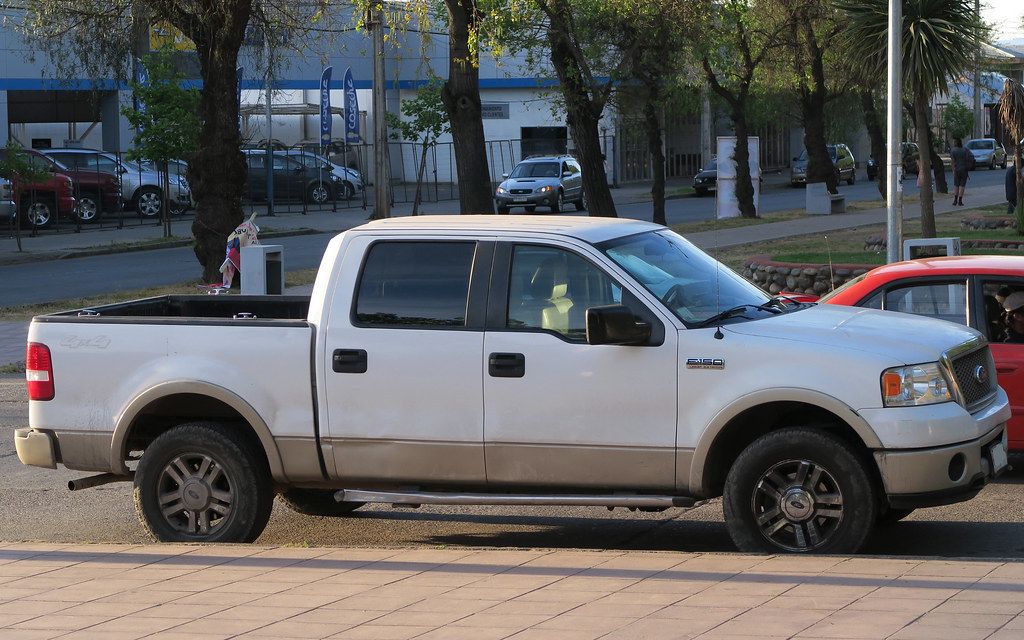 Lado prata 2008 Ford F-150