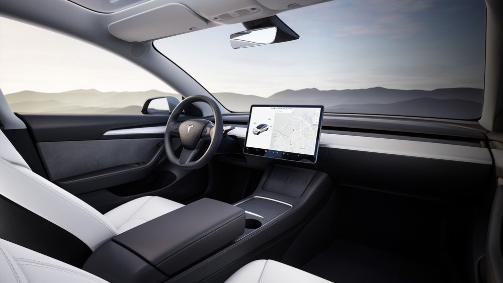 Tesla Model 3 2022 Interior