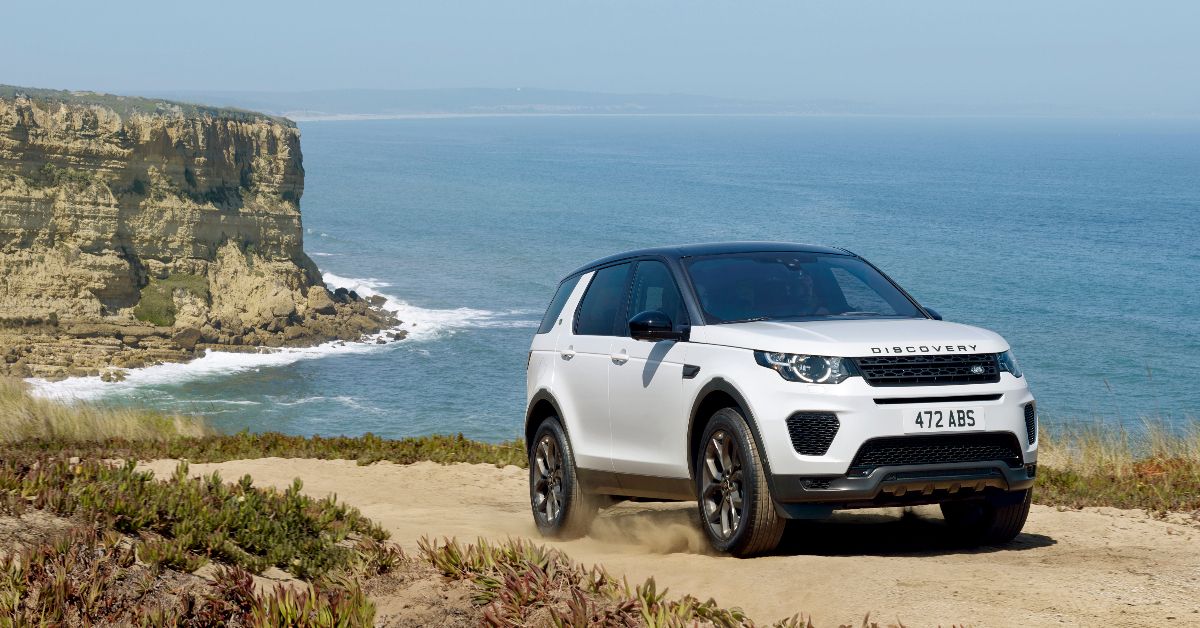 White 2019 Land Rover Discovery Sport 