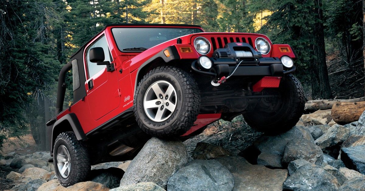 The 2005 Jeep Wrangler Unlimited 'LJ' climbs the rocks. 