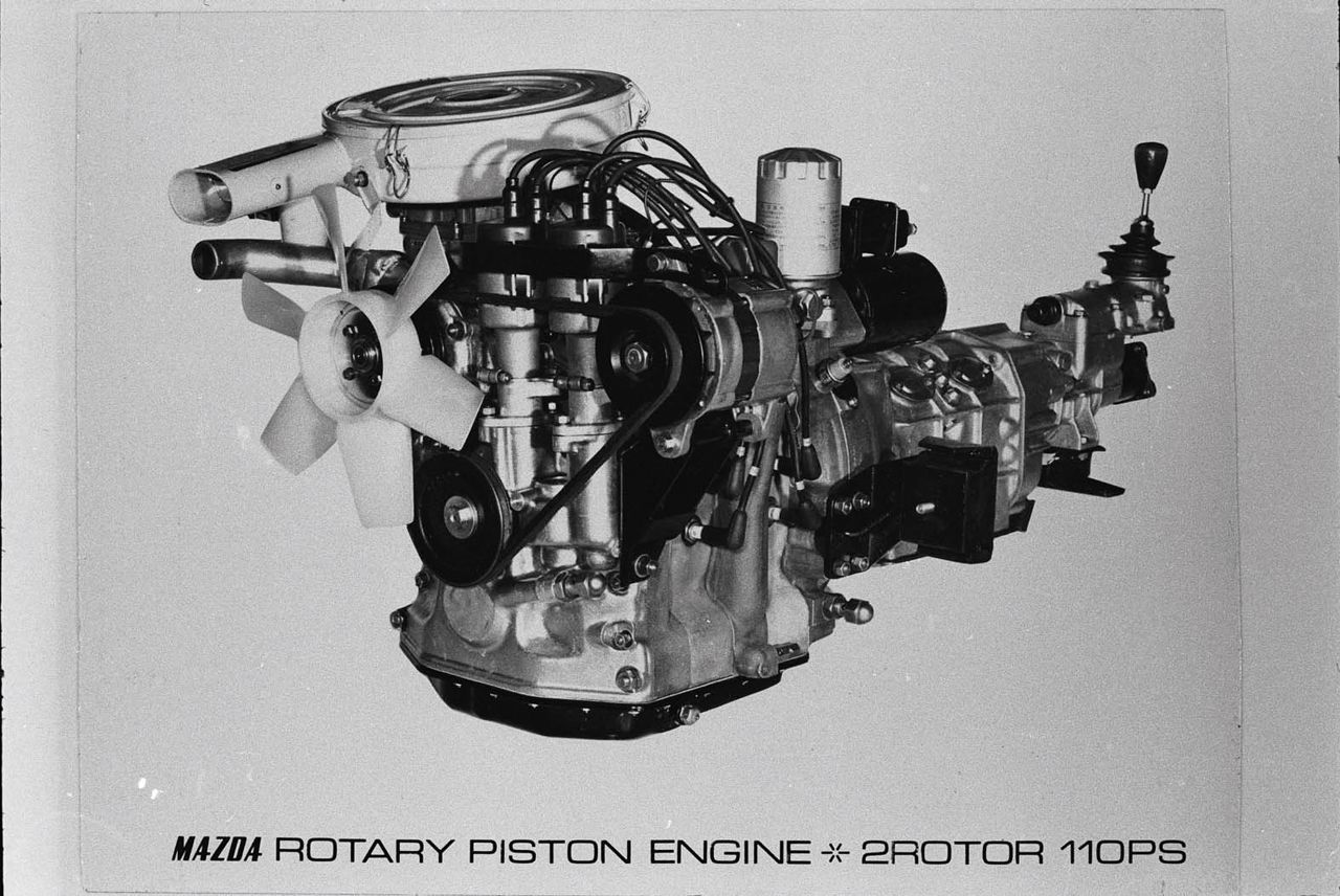 Original Press Photo Of Mazda rotary engine