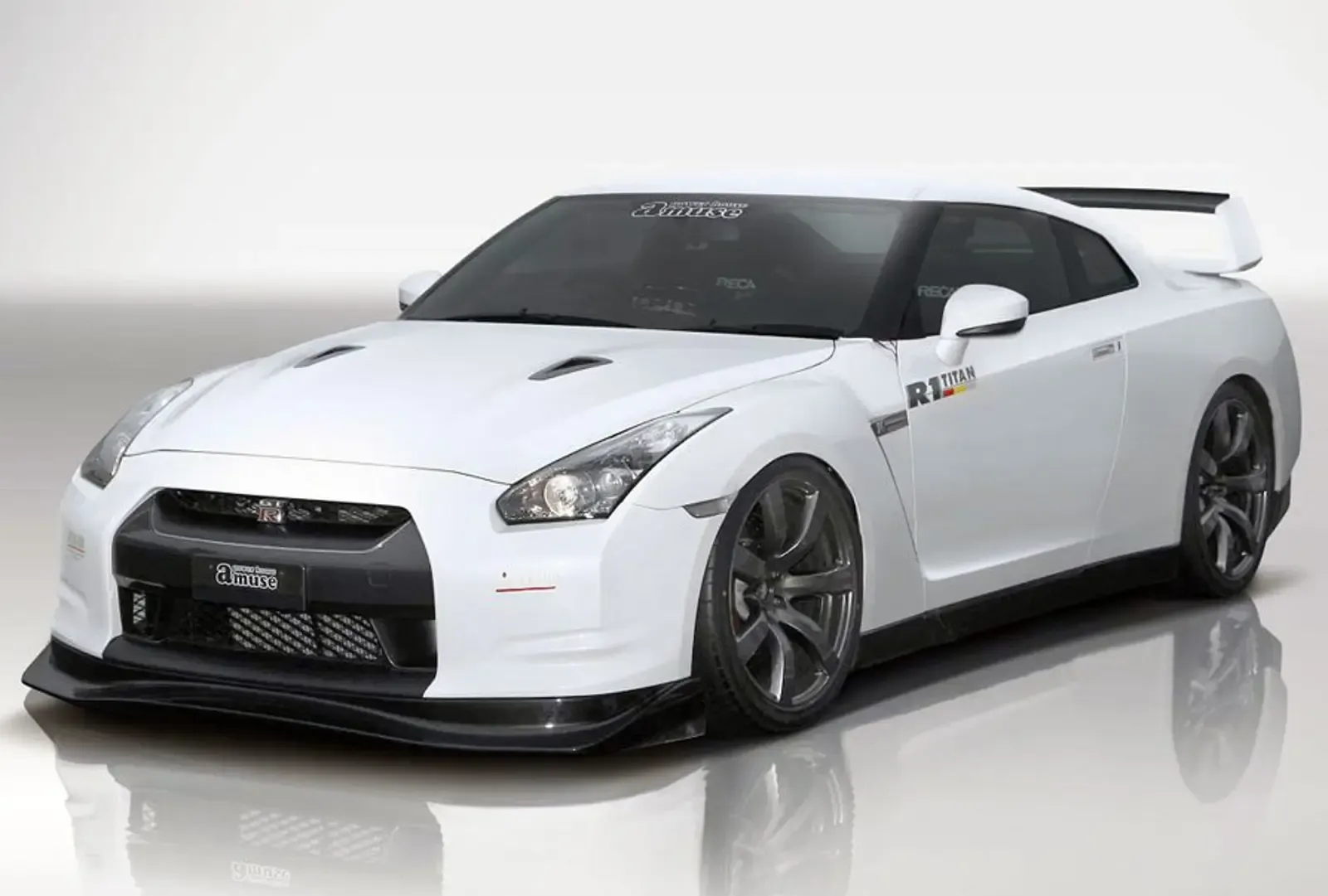 Nissan R35 GT-R by PowerHouse Amuse (White) - Front Left