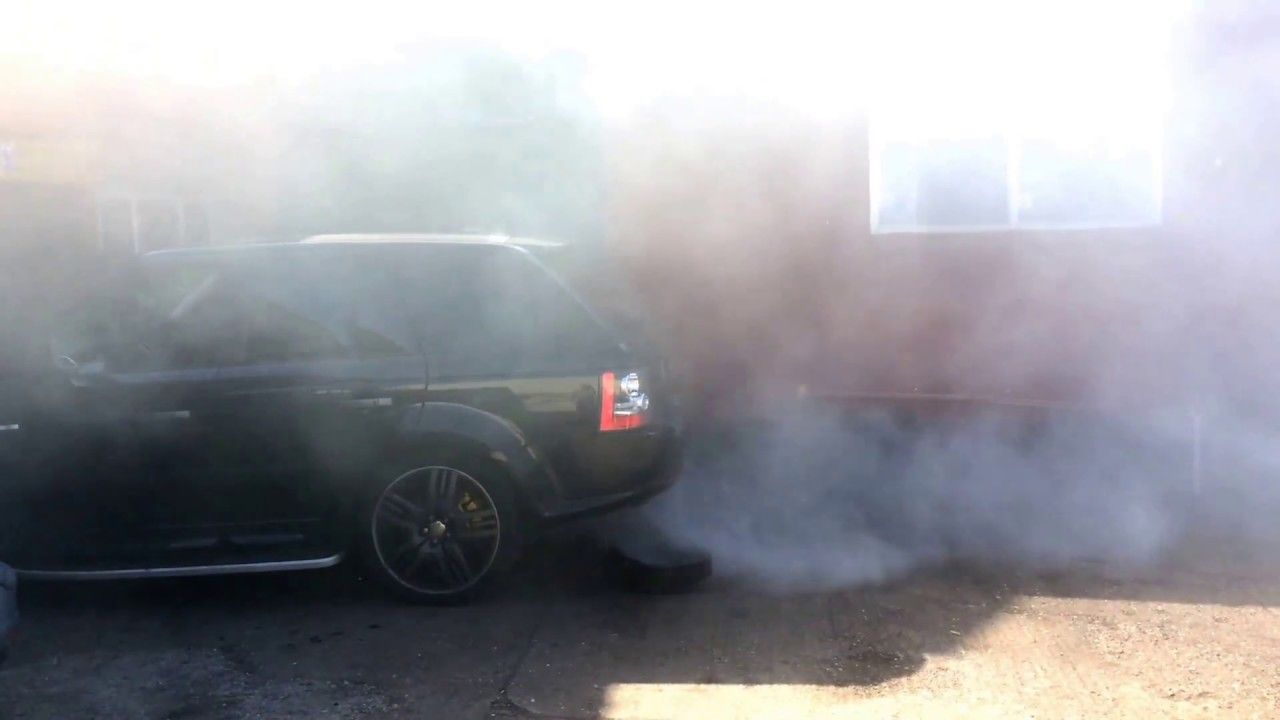 range rover brûlant de l'huile