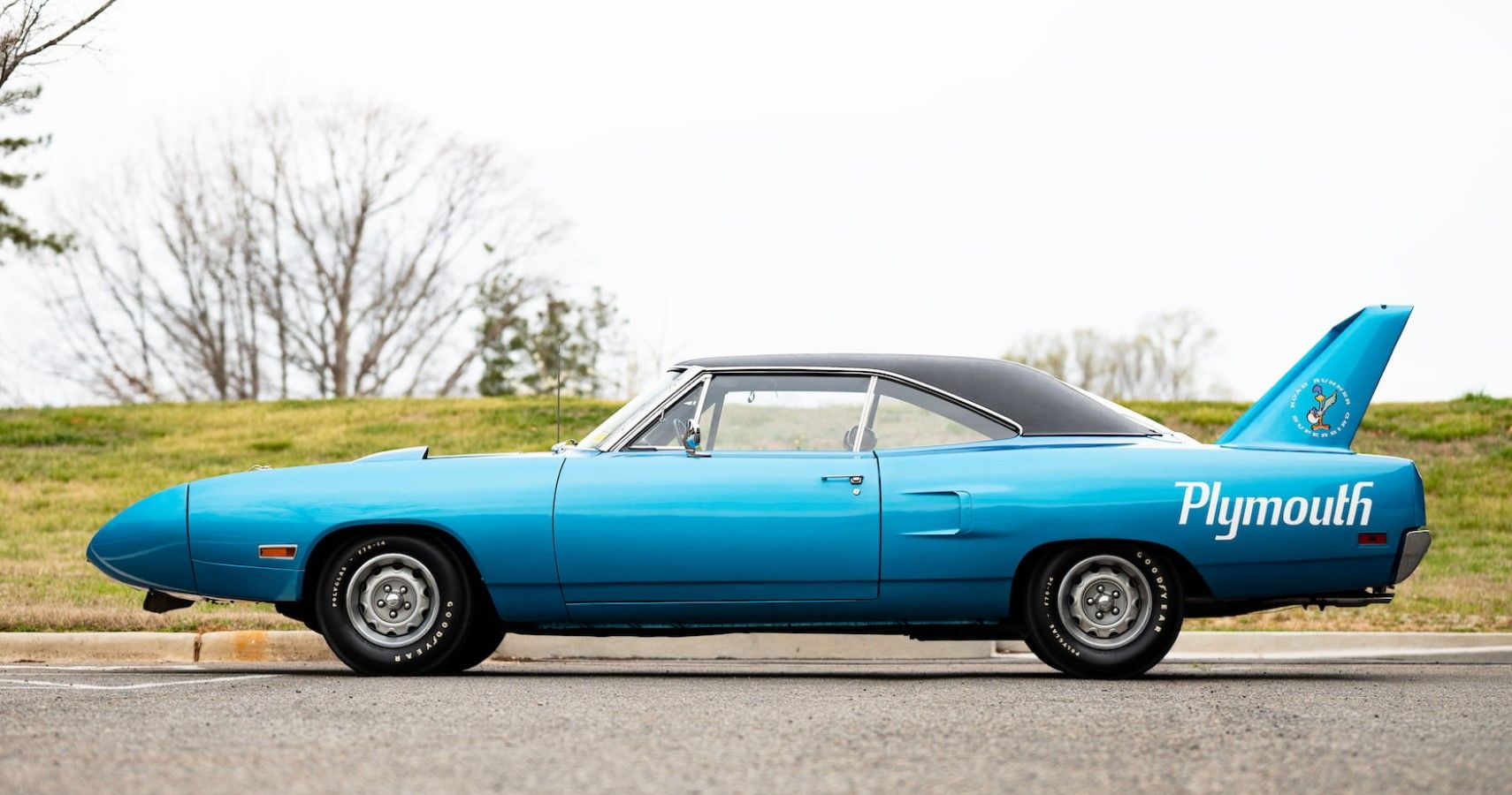 1970 Plymouth Road Runner Superbird side view in blue