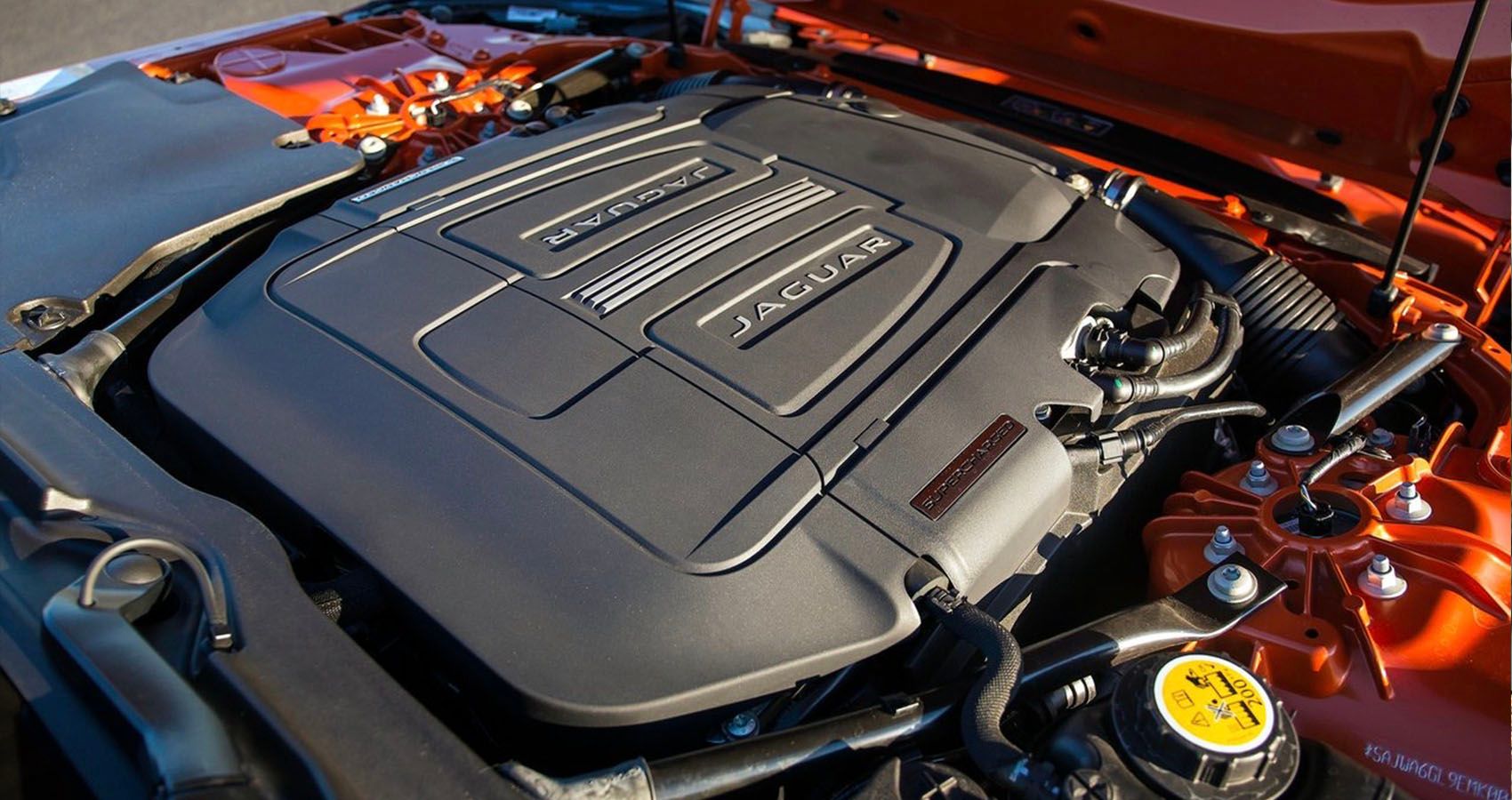 Jaguar F-type Supercharged V8