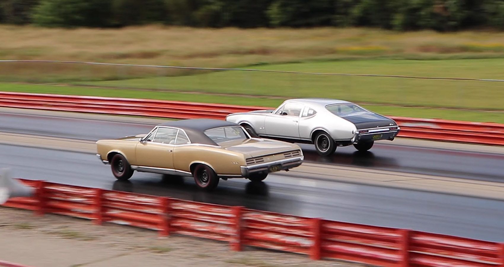 1967 Pontiac GTO Vs 1968 Hurst Olds Pure Stock Muscle Car Drag Race