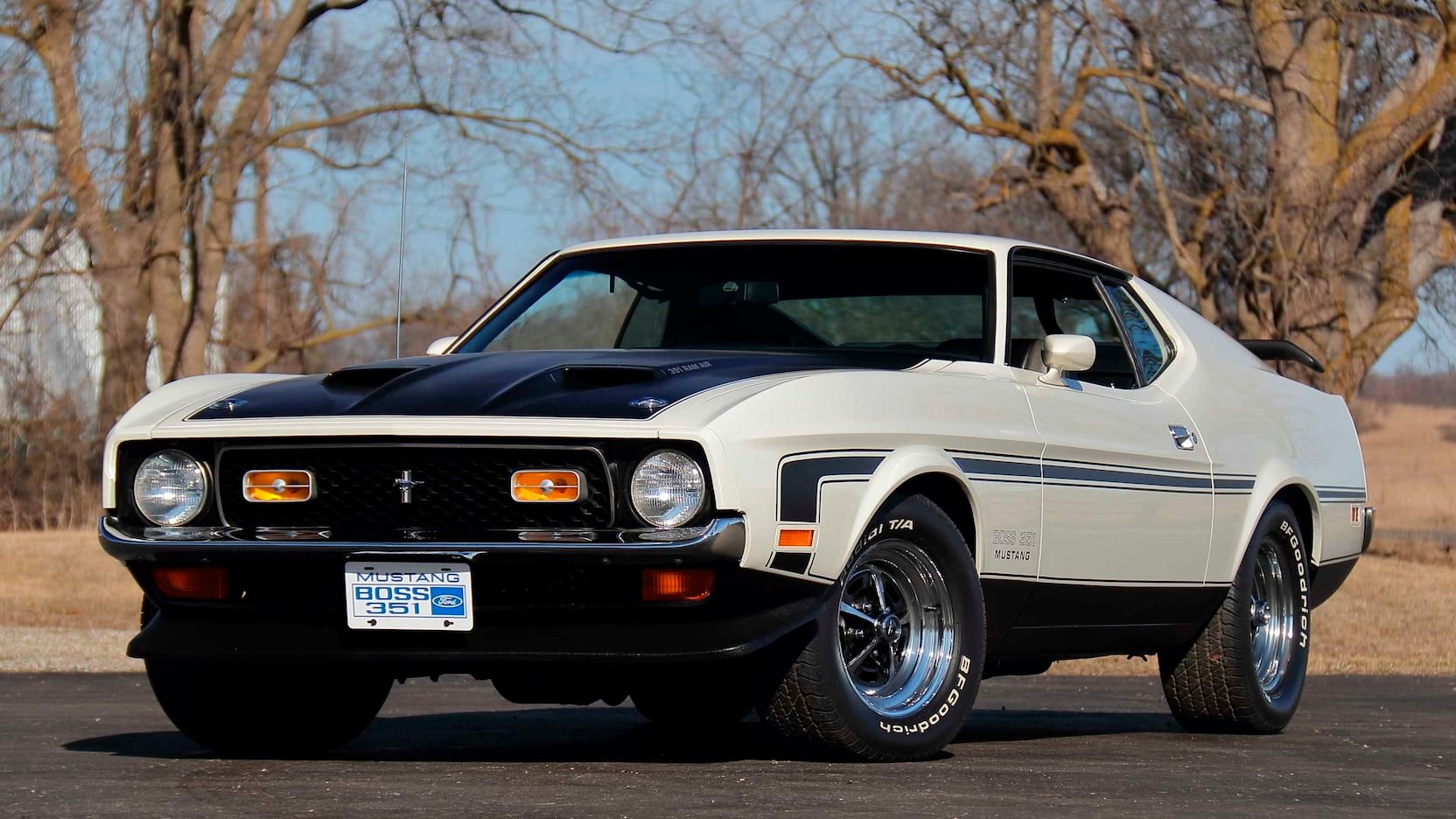 1971 Ford Mustang Boss 351, White and Black