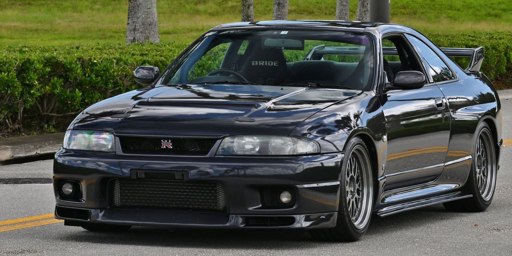 1996 Nissan Skyline R33 in black front third quarter view