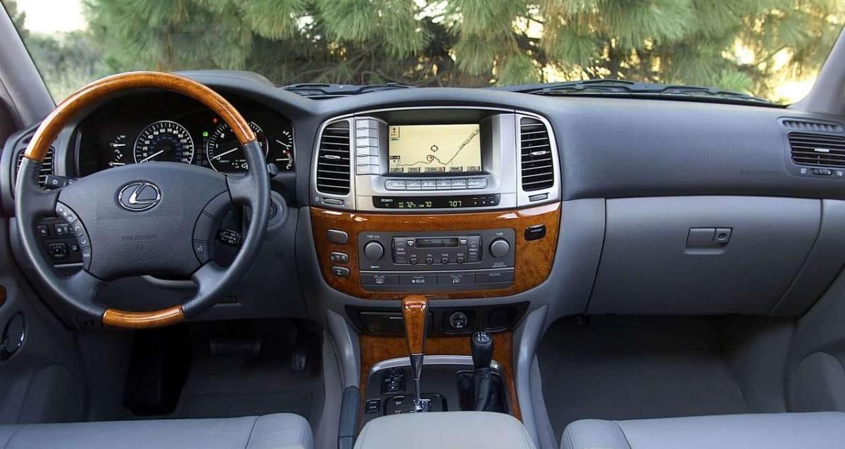 A Detailed Look Back At The 2002 Lexus LX 470