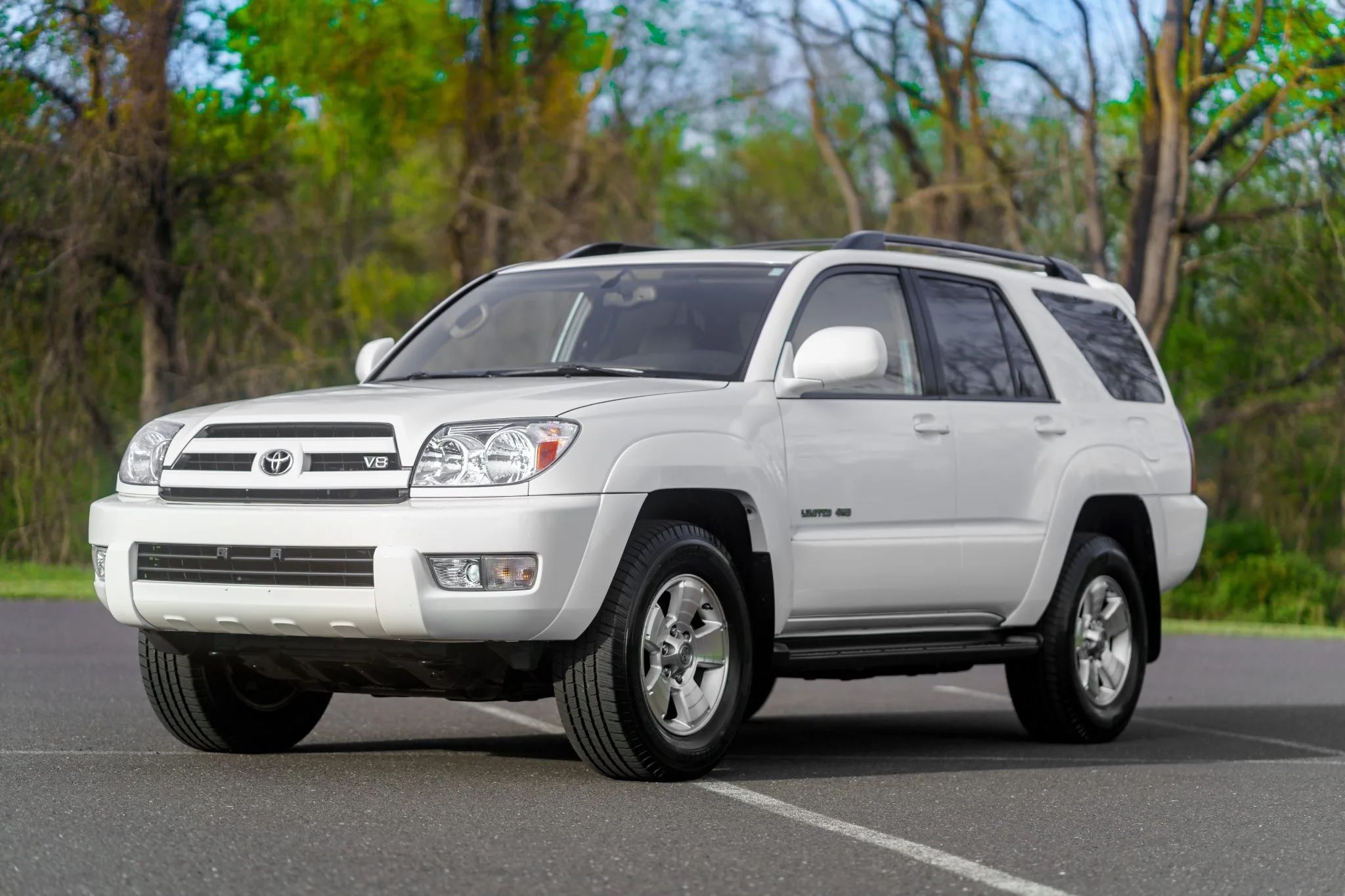 2005-toyota-4runner-v8-limited-4wd-front-angle