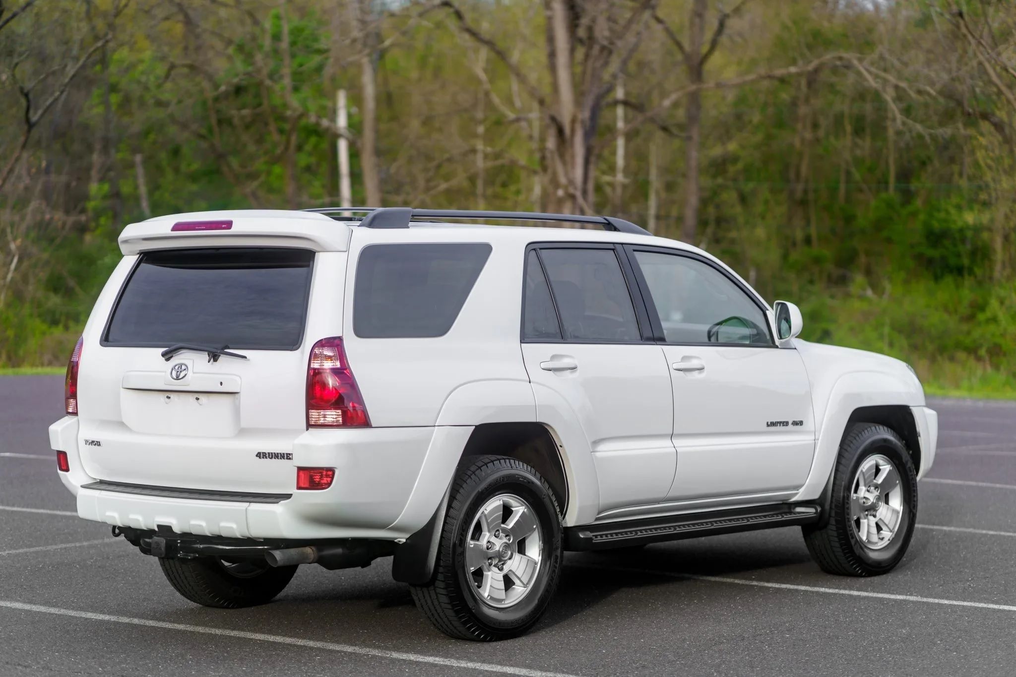 2005-toyota-4runner-v8-limited-4wd-rear-angle