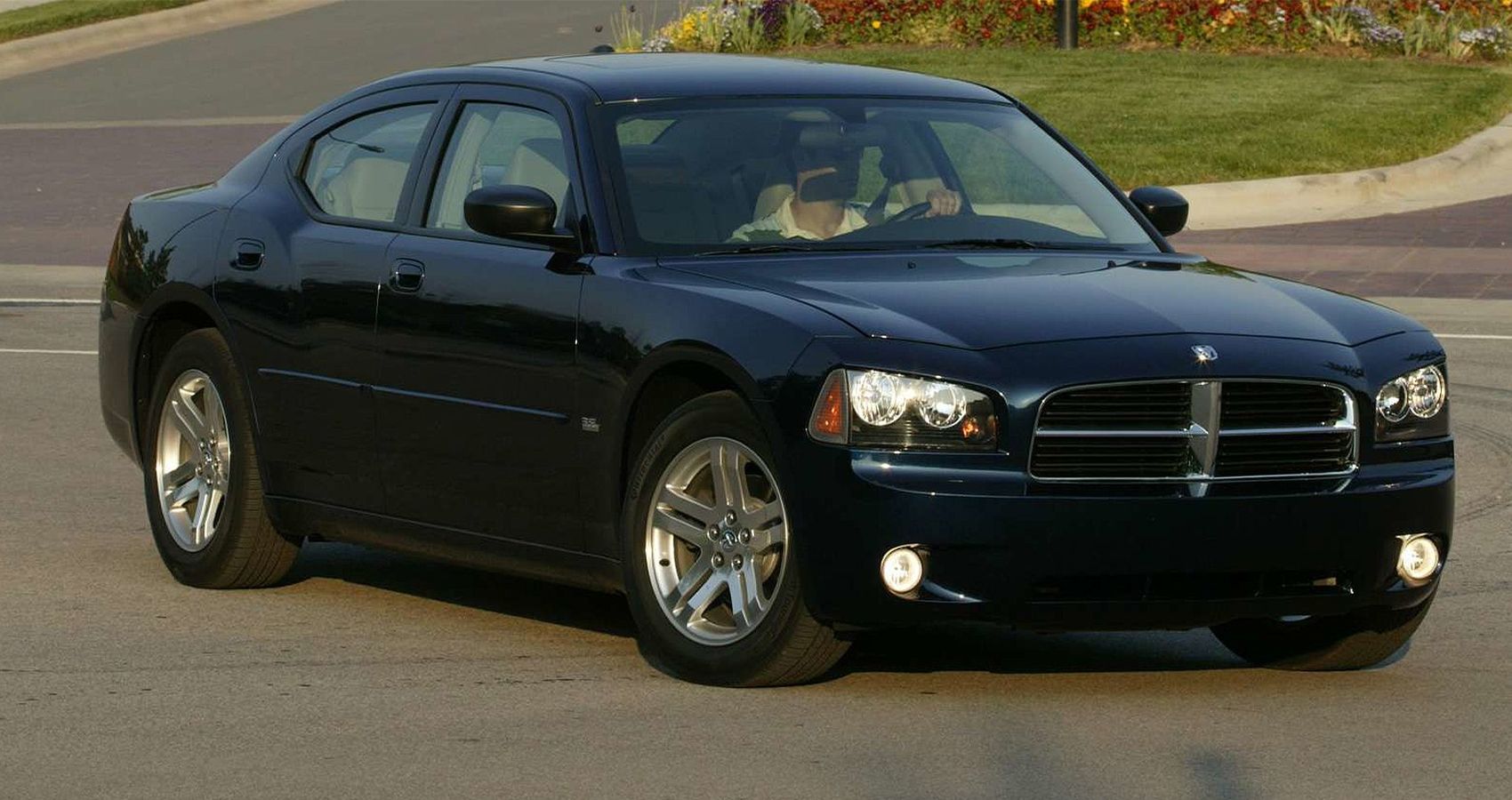 These Are The Best Sixth-Gen Dodge Charger Trims To Buy