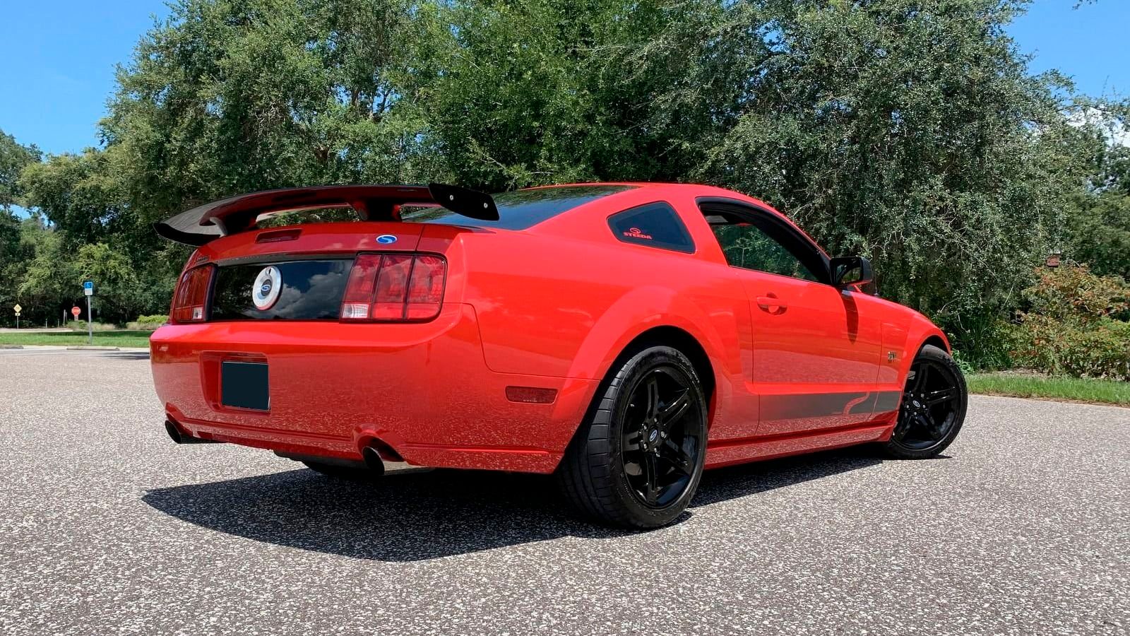 2006 Ford Mustang, Red