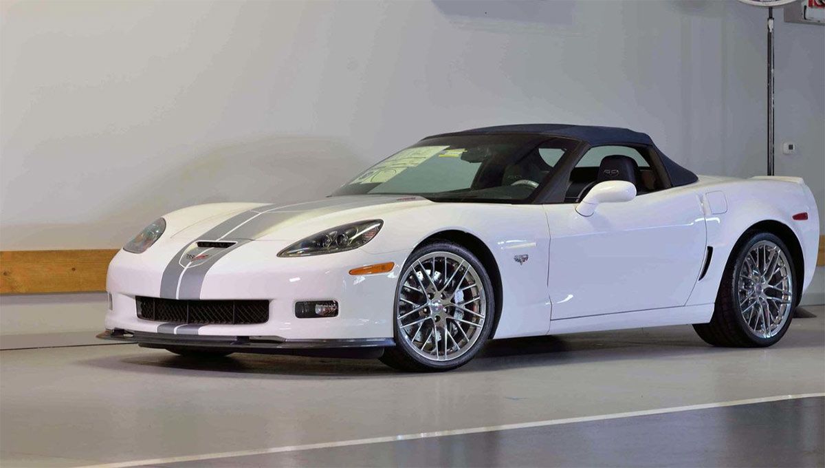 2013-Corvette-427-60th-Anniversary-Coupe-(White)---Front