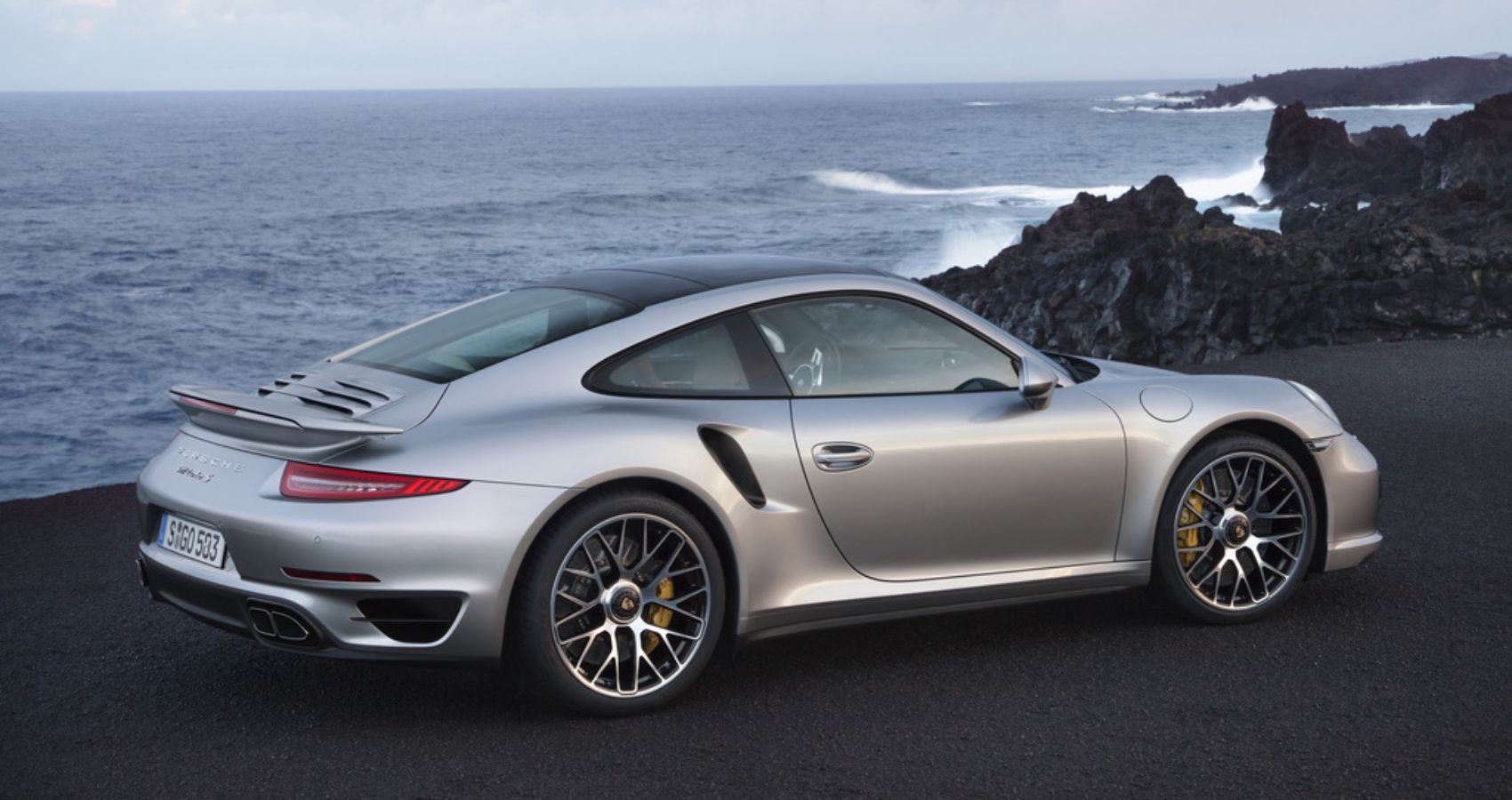 2013_Porsche_911TurboS-side view