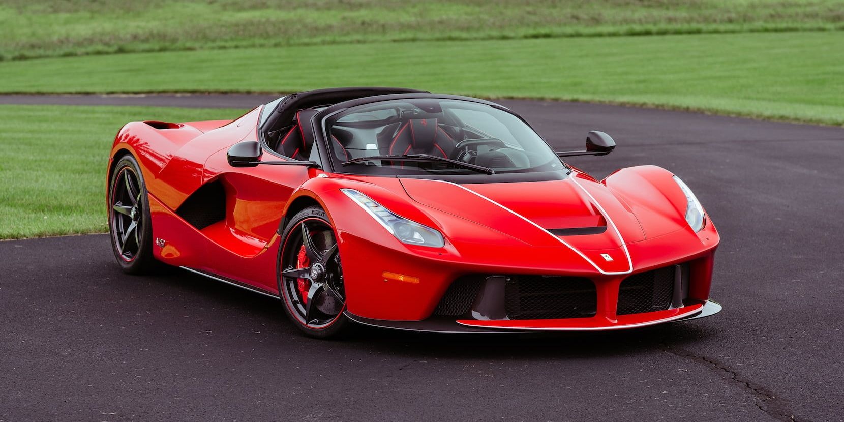 2016 Ferrari LaFerrari front 3/4 view