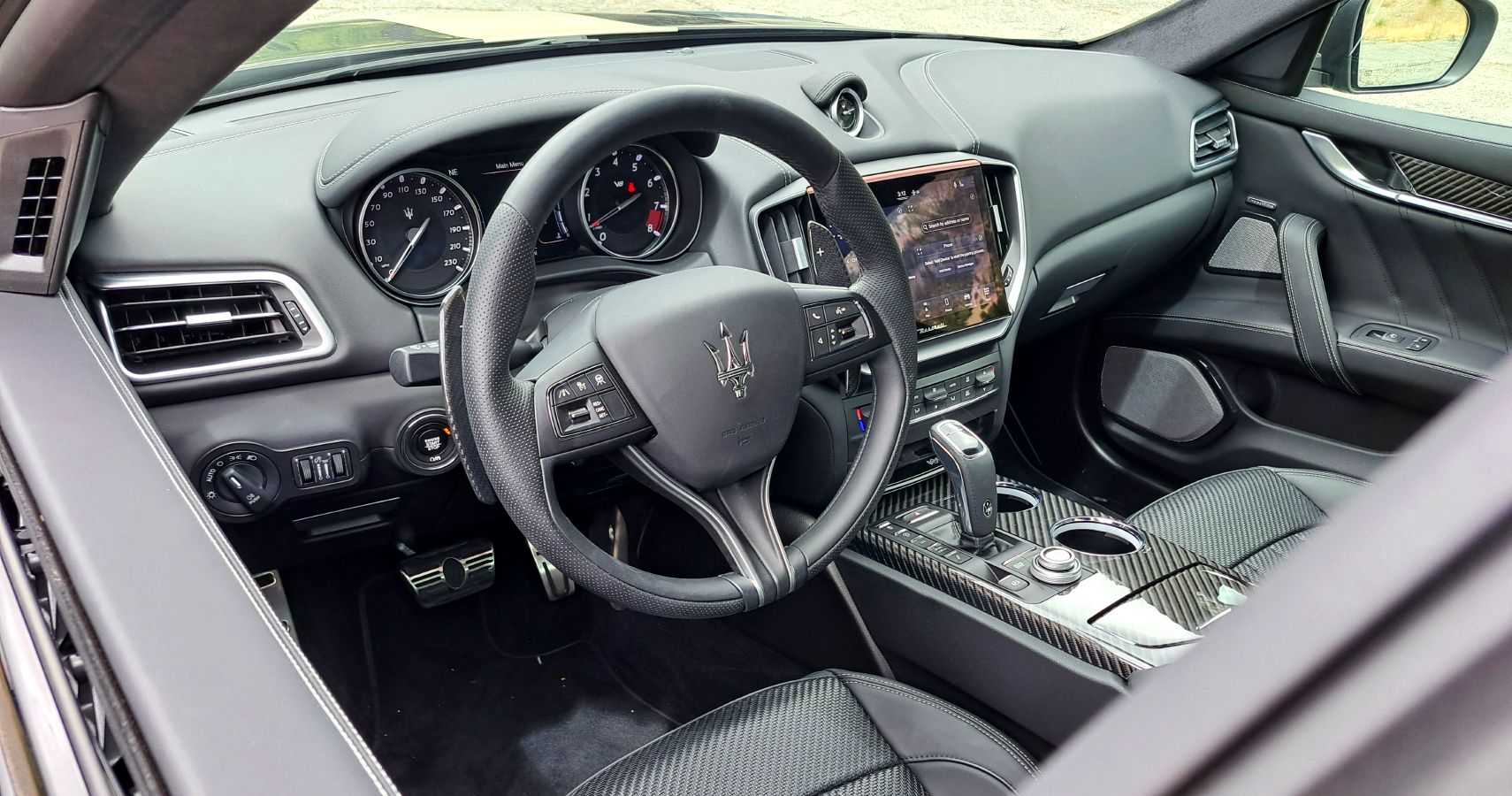2022 Maserati Ghibli Trofeo Interior