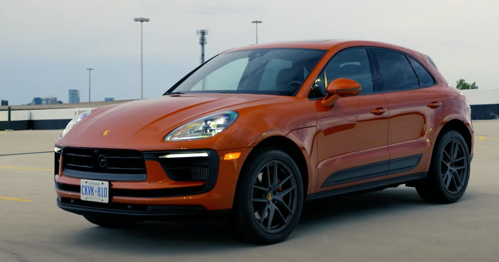 Compare 2022 Porsche Macan S vs Macan GTS