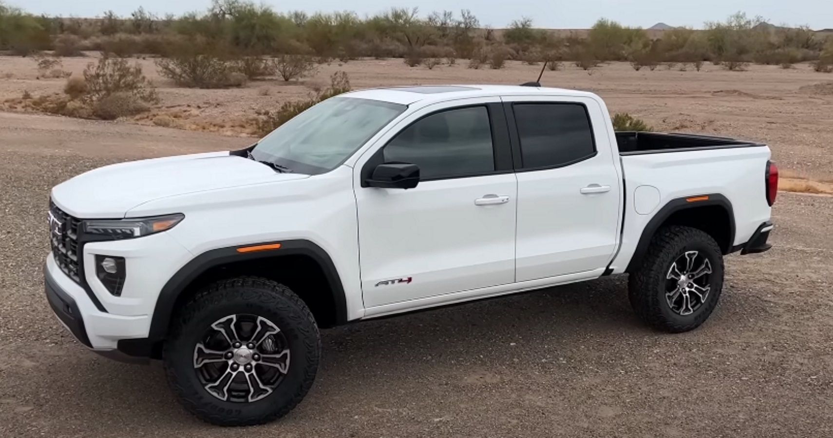 2023 GMC Canyon AT4 in white