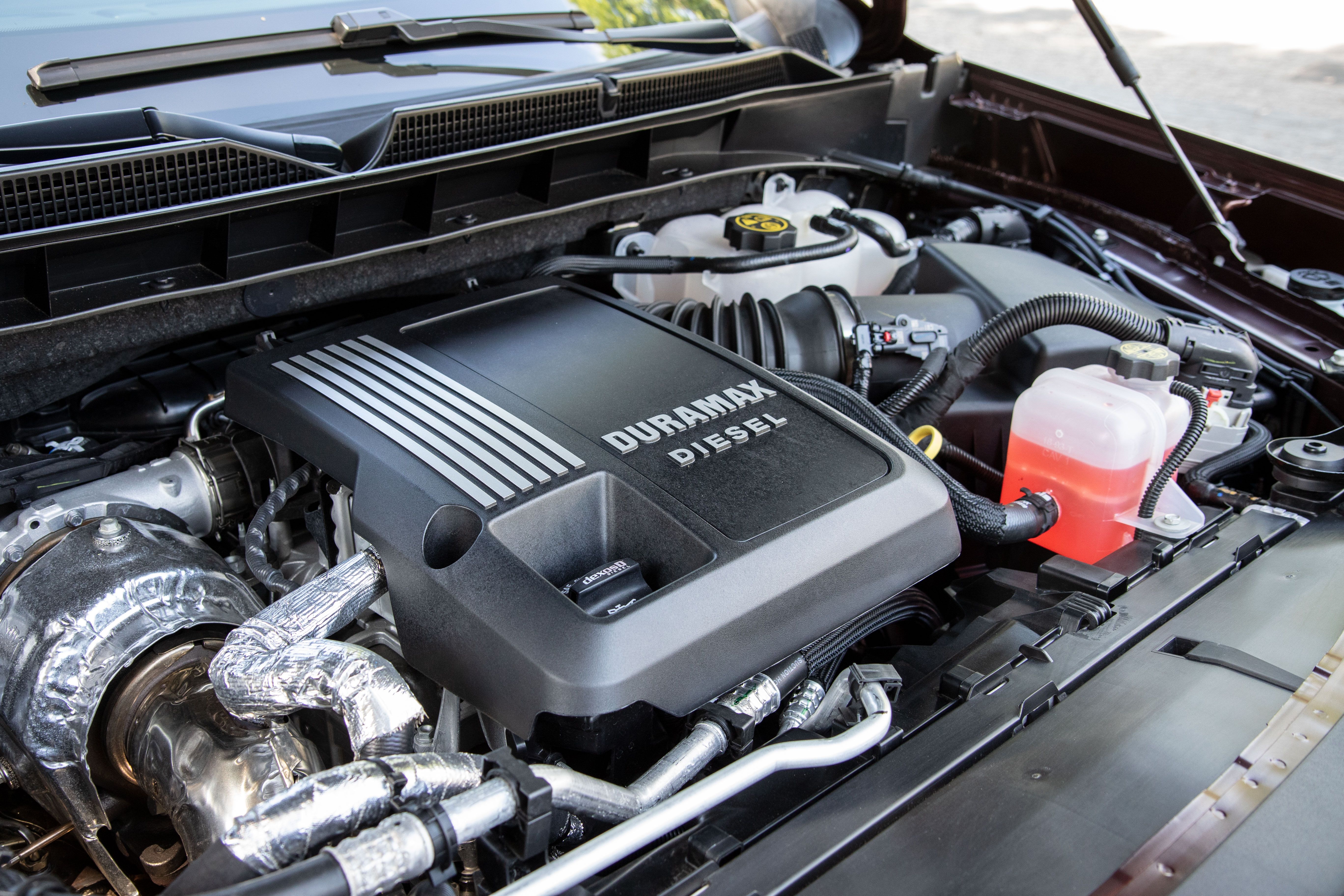 2022 Cadillac Escalade Premium Luxury Engine