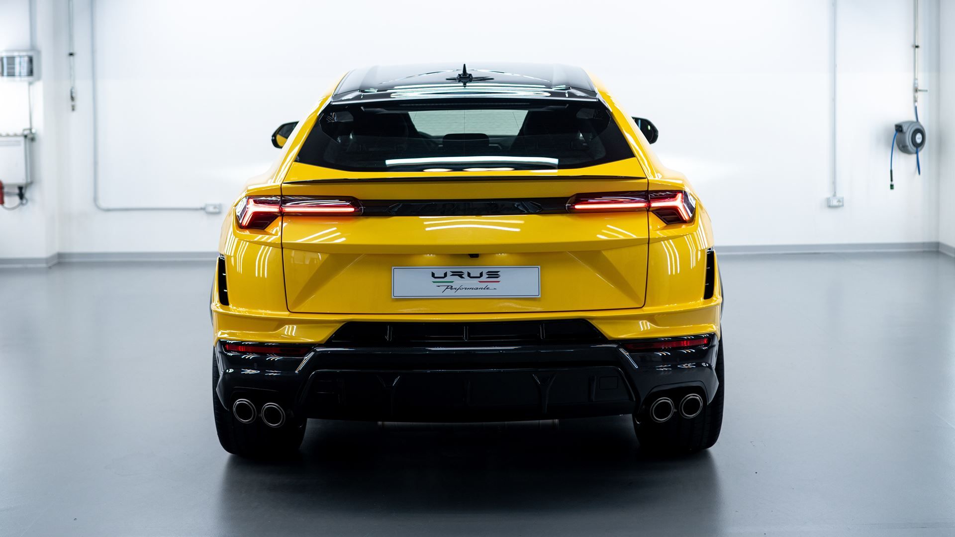 Amarelo 2022 Lamborghini Urus Performante 
