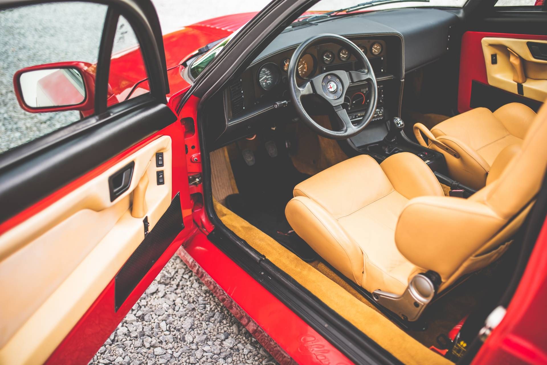 Alfa-Romeo-SZ-1991-Interior