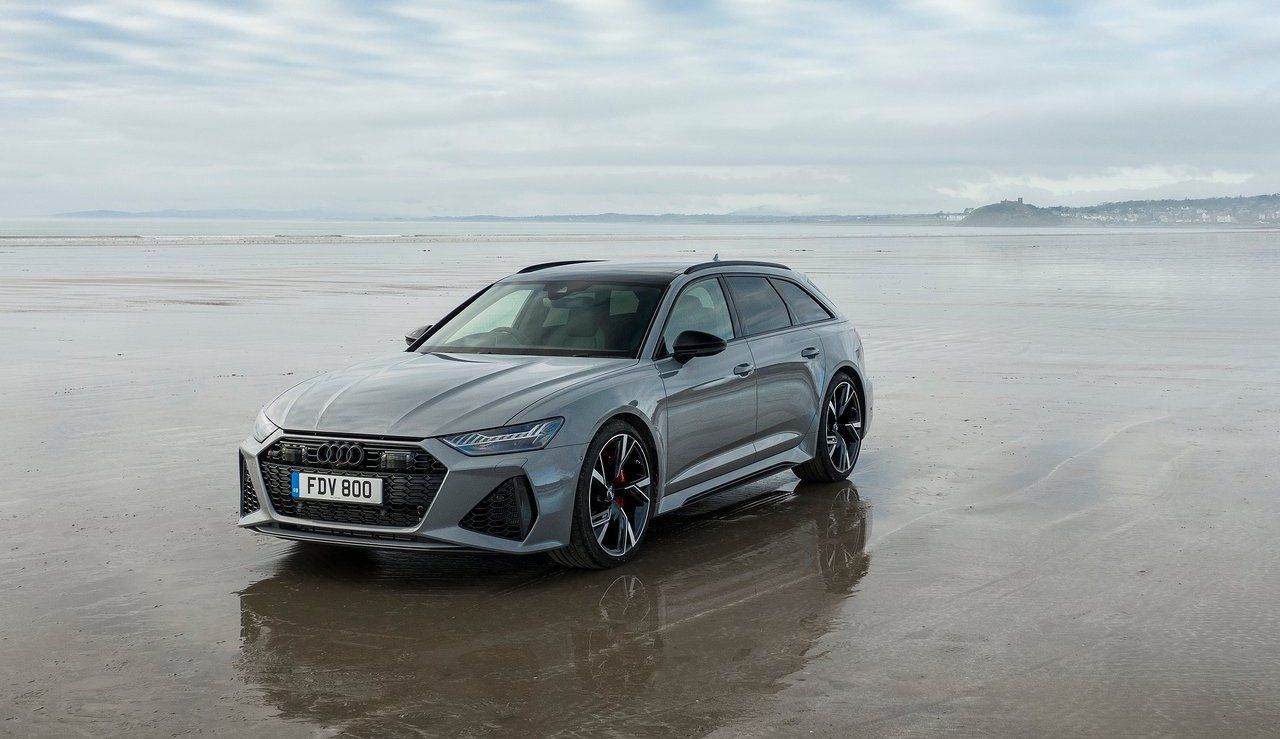 Audi-RS6_Avant_UK-Version