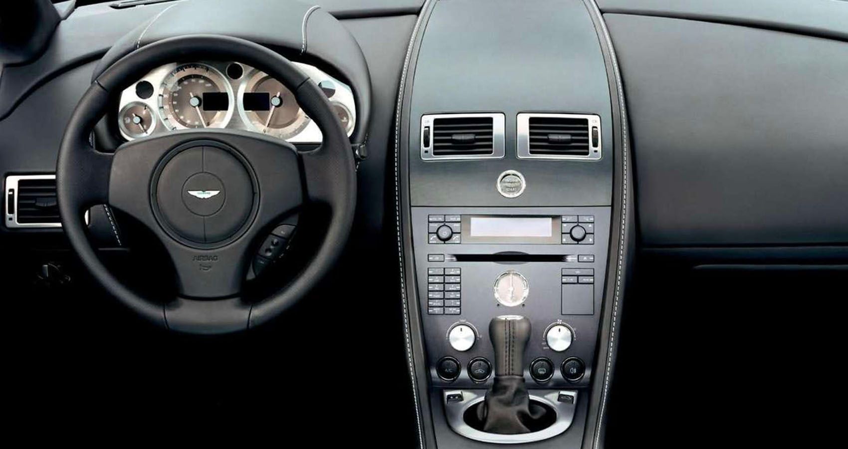 Aston Martin V8 vantage Interior
