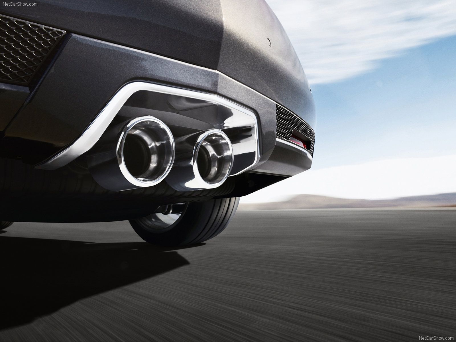 Cadillac CTS-V Coupe Exhaust Pipes