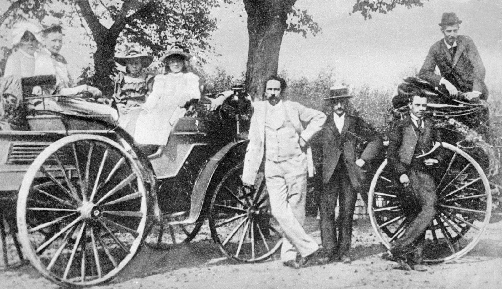 Carl Benz and his family 