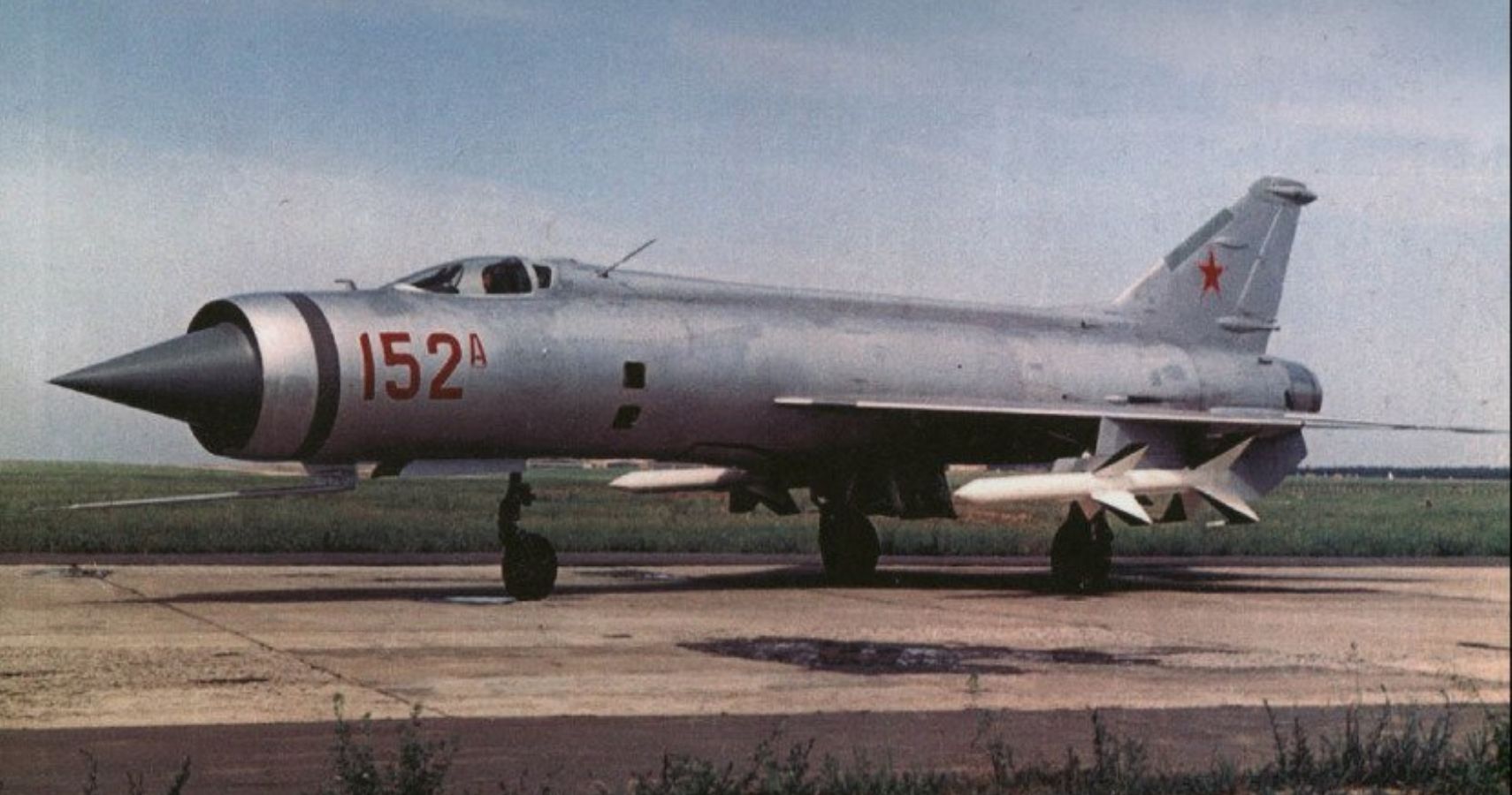 The Mikoyan-Gurevich Ye-150 Are The Soviet Union’s Forgotten Interceptors