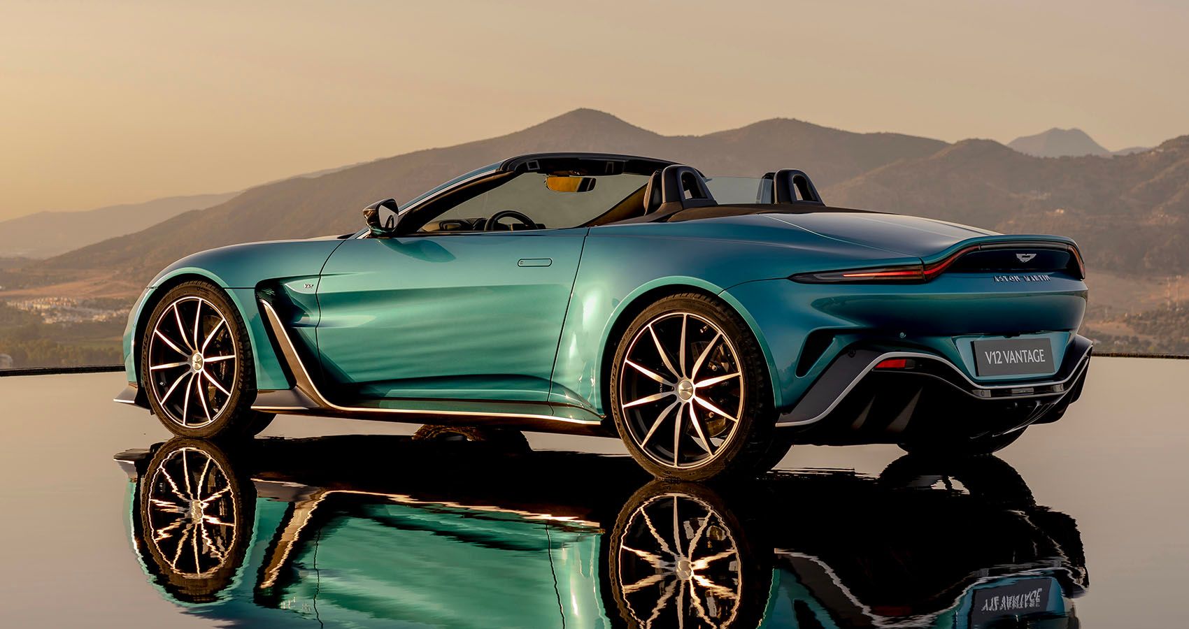 Introducing the new V12 Vantage Roadster: The ultimate expression of style,  sound and speed – Aston Martin