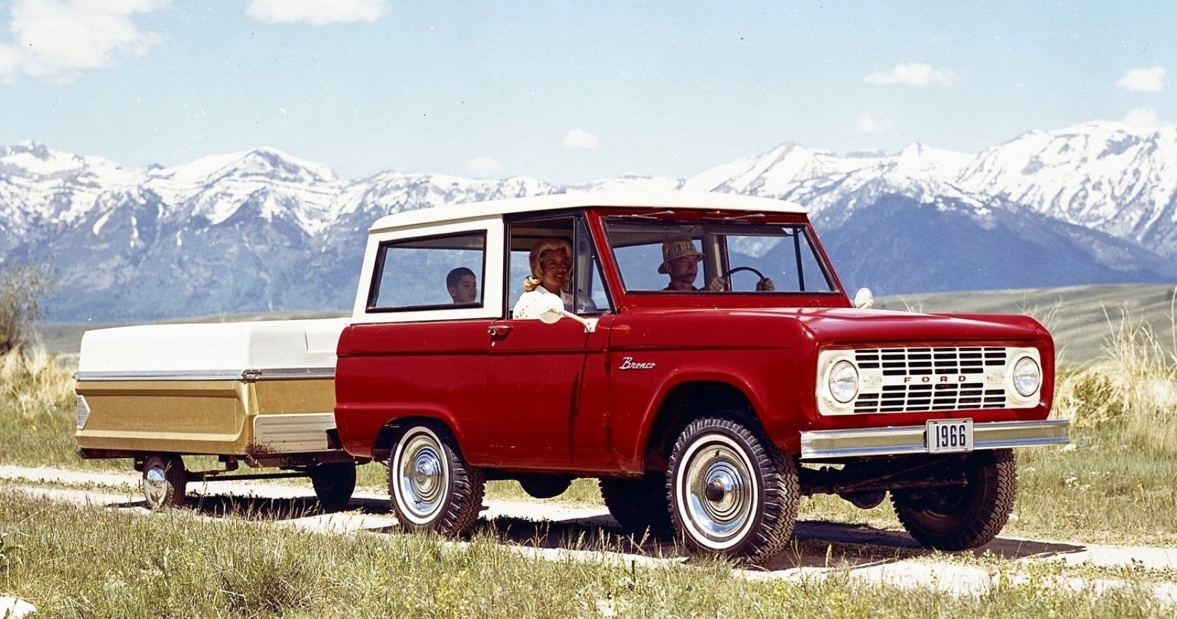 1966 Ford Bronco towing view