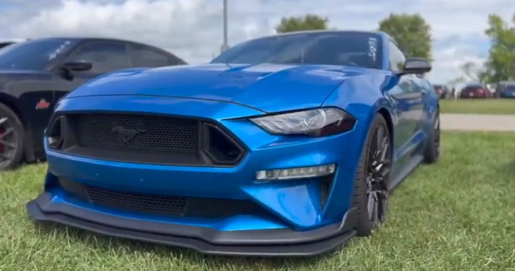 2019 Mustang Gt 1 4 Mile Stock This Stock 2019 Ford Mustang GT Hunts A Dodge Charger Scatpack At The