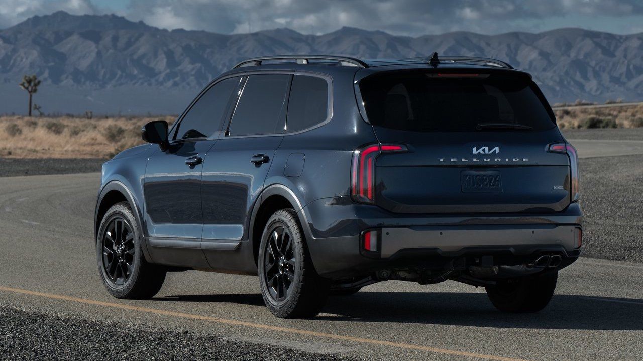 Here’s Why The 2023 Honda Pilot Gives The Kia Telluride A Run For Its Money