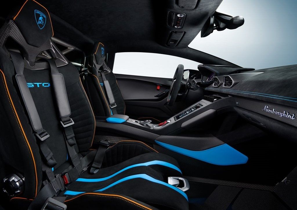 Lamborghini-Huracan_STO-2021-seats