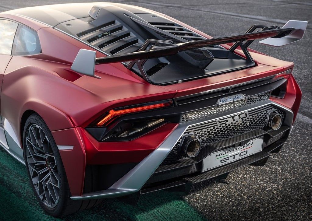 Lamborghini-Huracan_STO, rear half view, red 