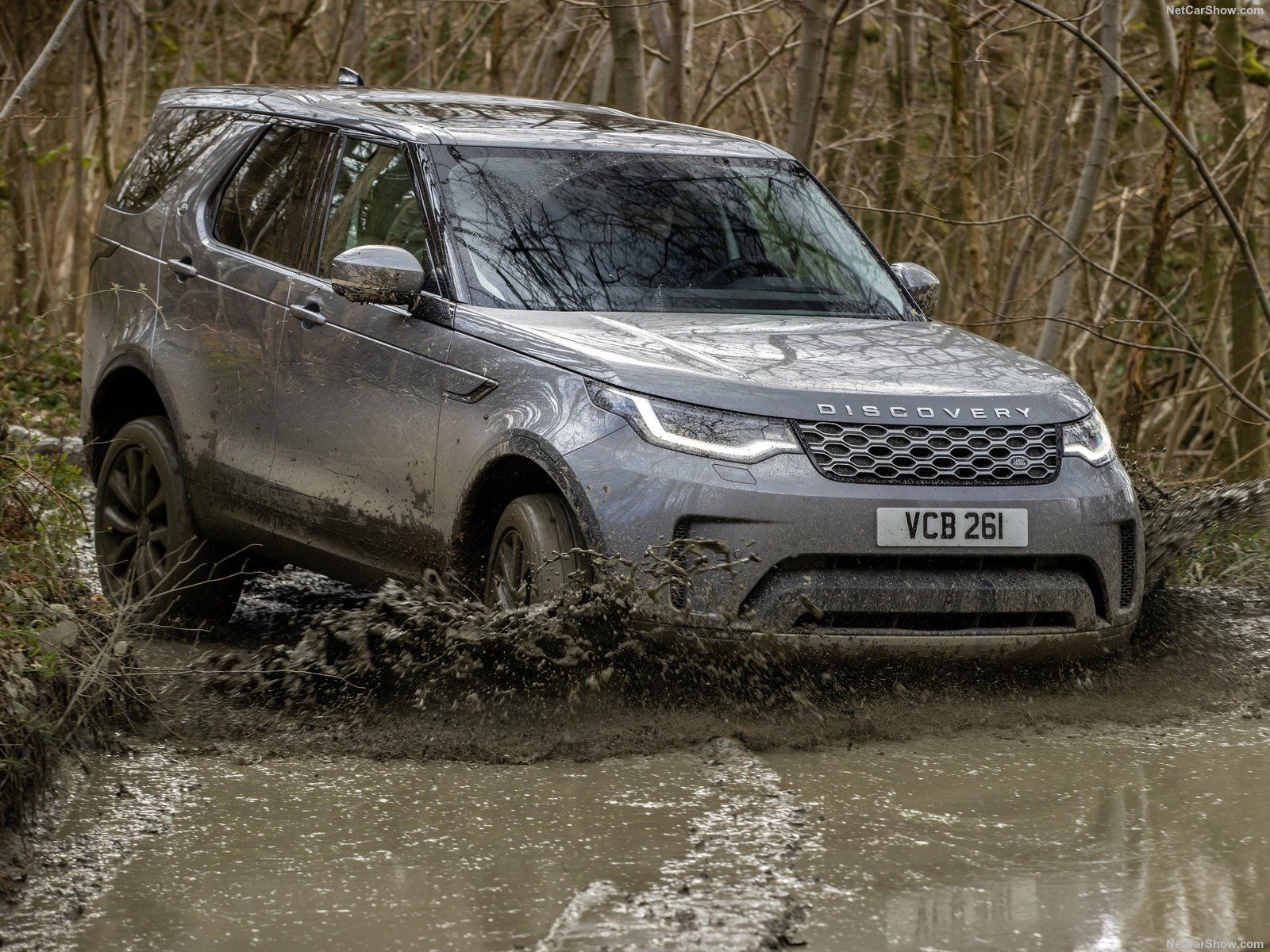 Land_Rover-Discovery-2021-1600-15