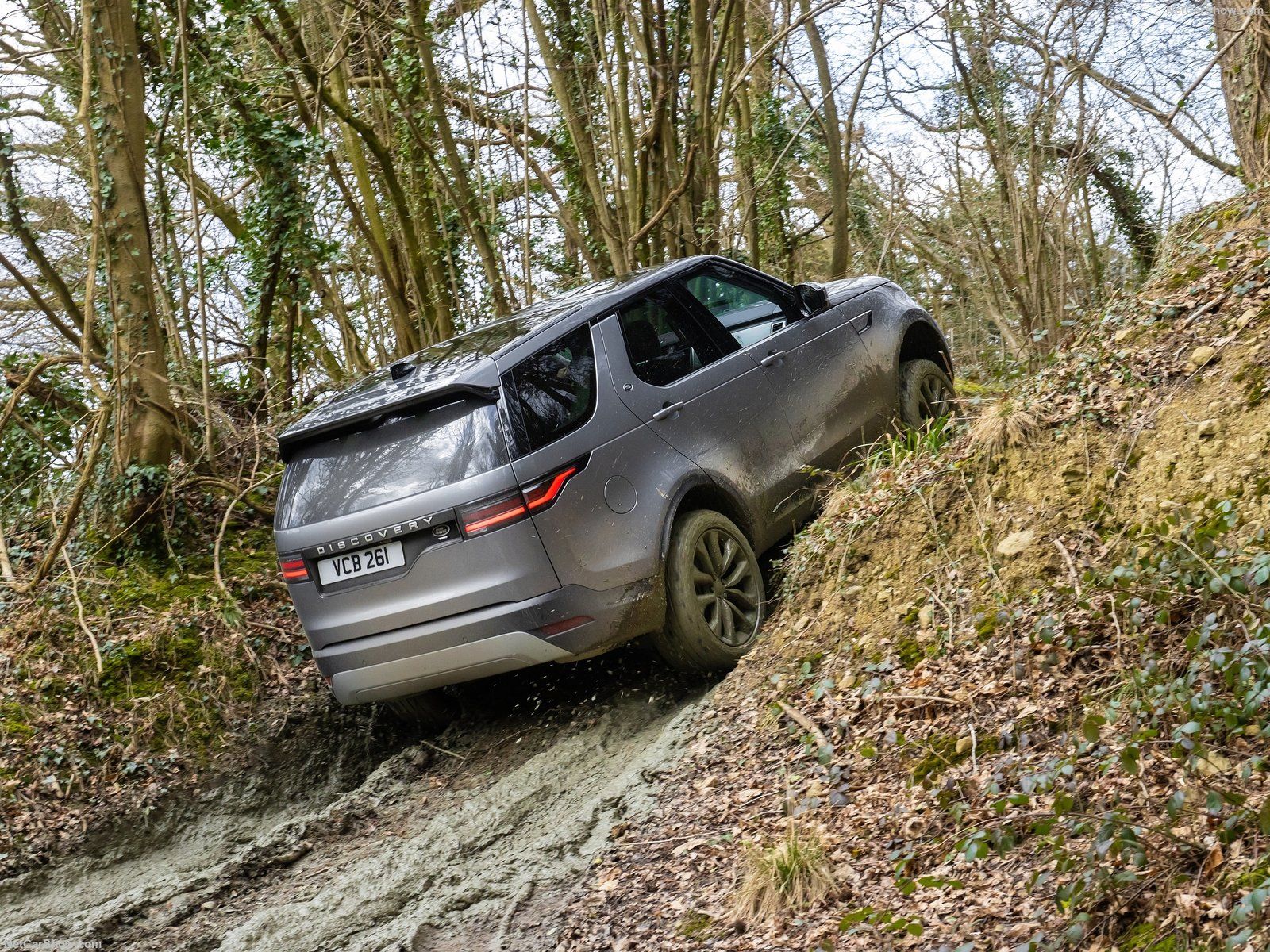 Land Rover Discovery Off-roading