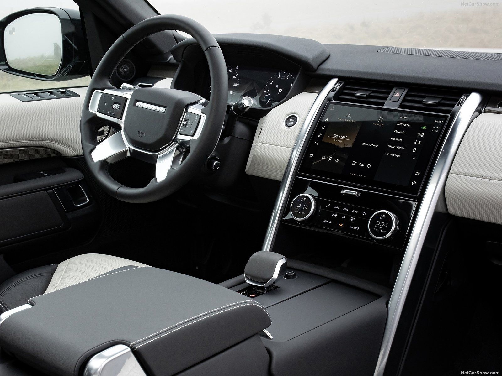 Land Rover Discovery Interiors