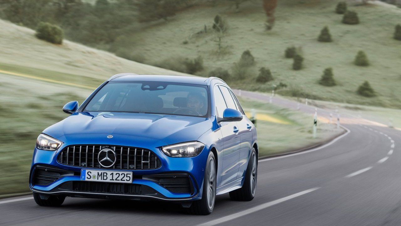 Mercedes-Benz-C43_AMG_Estate-2023-Driving