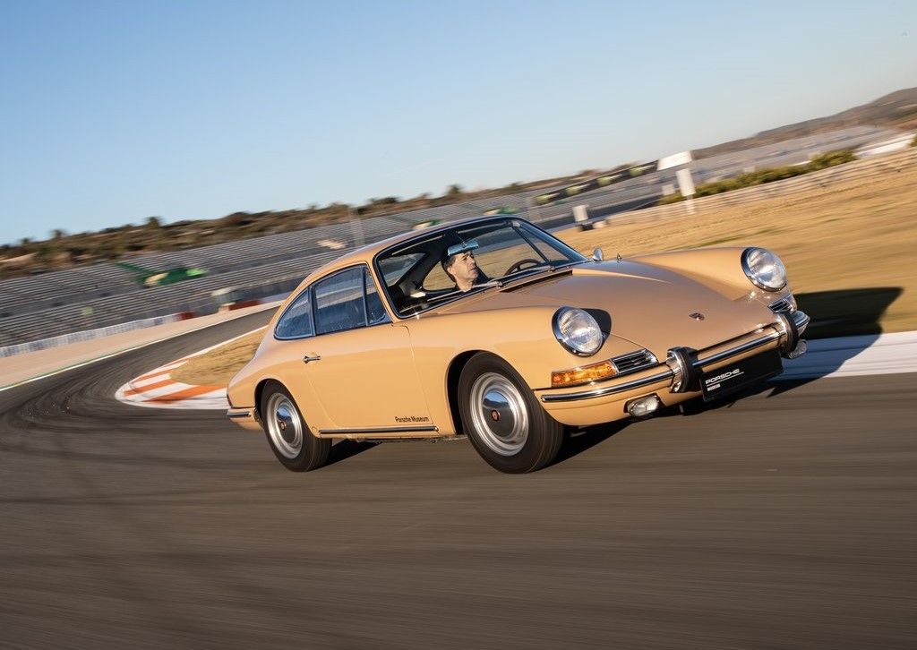 Porsche 911 Carrera старый